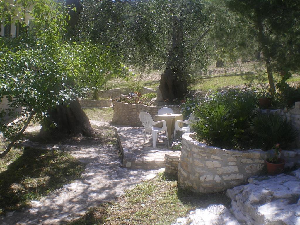 Azienda Agricola B&B Macchiaria Vieste Luaran gambar